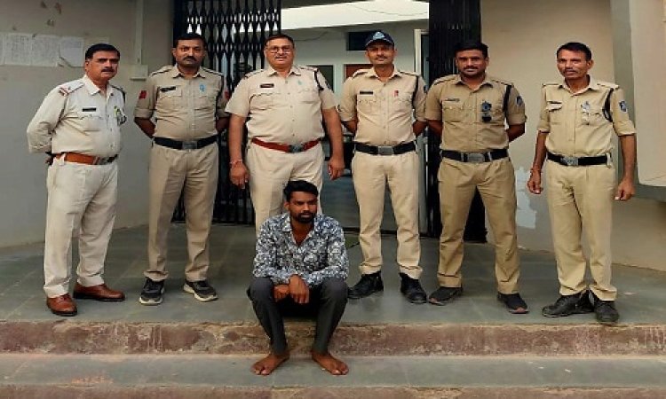 BIG NEWS : IPL सट्टे के पर मनासा पुलिस की बड़ी कार्यवाही, दो आरोपी गिरफ्तार, तो नगदी व लाखों का हिसाब भी मिला, जप्त मोबाइल ने उगला राज, क्या नवीन और विष्णु का विदेशों से कनेक्शन...! पढ़े ये खबर