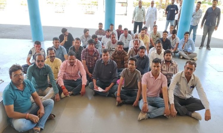 BIG NEWS : चंगेरा मंडी में दो दिन चली भूखंडों की नीलाई, तीसरे दिन हुई निरस्त, अब इन व्यापारियों में क्यों पनपा आक्रोश, जिला कलेक्टर के नाम दिया ज्ञापन, कहीं ये बात, पढ़े खबर