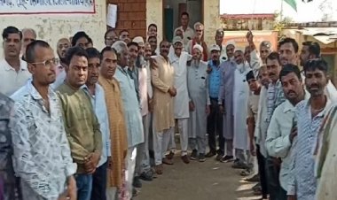 NEWS : रतनगढ़ को तहसील का दर्जा दिलाने और रेल मार्ग से जोड़ने की मांग, सर्वदलीय नेताओं और नागरिकों ने सौंपा ज्ञापन, पढ़े खबर