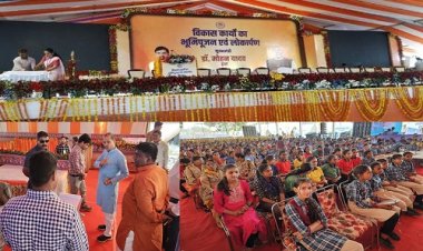 BIG NEWS : जनता को मुख्यमंत्री का इंतजार, यहां मिलेगी सांदीपनि स्कूल की सौगात, तो यहां छोड़े जाएंगे चीते, विकास की और बढ़ता हमारा नीमच जिला, कुछ ही देर में पहुंचेंगे CM डॉ. मोहन यादव, पढ़े खबर