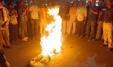 BIG NEWS : पहलगाम में आतंकी हमला, मनासा में बजरंग दल और सर्व समाज उतरा सड़कों पर, निकाली जनाक्रोश रैली, फिर आतंकवाद का पुतला फूंका, पढ़े खबर