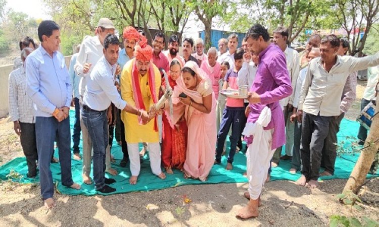 BIG NEWS : नीमच क्षेत्र के इस गांव को मिली विकास कार्यों की सौगात, विधायक परिहार ने किया भूमि पूजन, लाखों की राशि होगी खर्च, और बदलेगी यहां की सूरत, पढ़े खबर