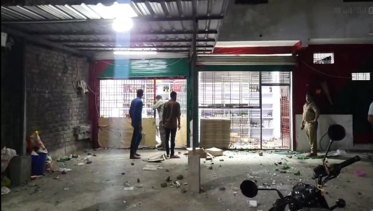 BIG NEWS : शराब की दुकान पर तोड़फोड़ करने का मामला, बोतलें और नकदी लूटने के भी आरोप, महिला सहित इन पर प्रकरण दर्ज, मामला मंदसौर जिले का, पढ़े खबर