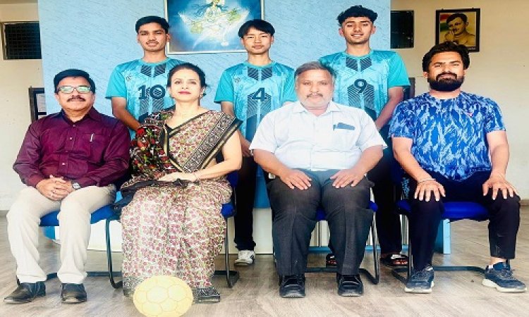 NEWS : नीमच के इस स्कूल के छात्रों का राष्ट्र स्तरीय फुटबॉल प्रतियोगिता में चयन, ये खिलाड़ी दिखाएंगे अपना हुनर, और एमपी की टीम का करेंगे प्रतिनिधित्व, पढ़े खबर
