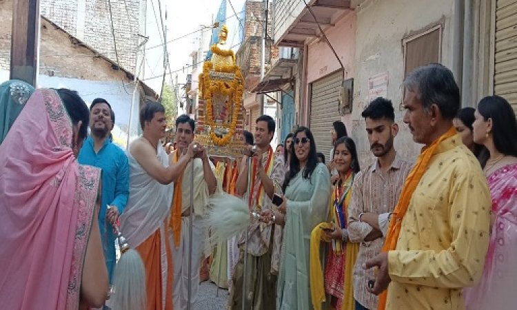 NEWS : महावीर जयंती महोत्सव, जीरन में निकली विशाल रथयात्रा, अहिंसा परमो धर्म की जय से गूंज उठा नगर, पढ़े खबर