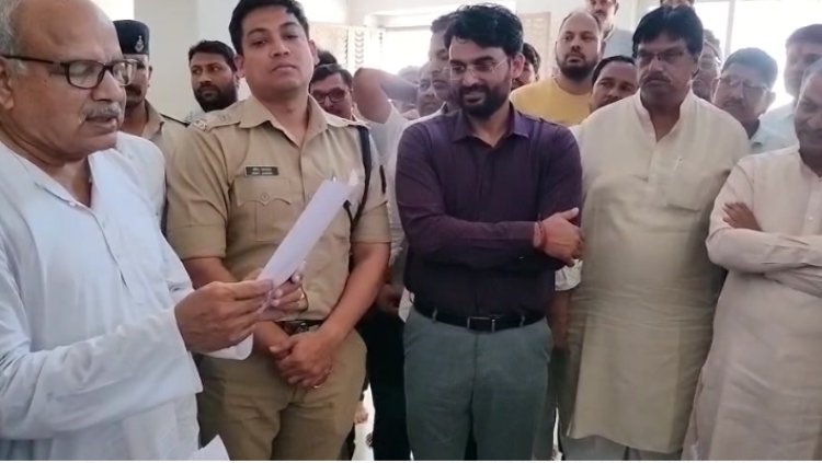 BIG NEWS : जैन मुनियों के साथ मारपीट का मामला, पुलिस ने देर रात लिया बड़ा एक्शन, इन्हें किया राउंडअप, तो जिला कलेक्टर और एसपी भी पहुंचे सिंगोली, समाजजनों से की मुलाकात, पढ़े खबर
