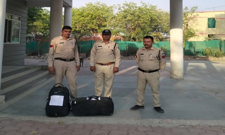BIG NEWS : नशा तस्करी पर जावद पुलिस की बड़ी कार्यवाही, राजधानी बस से अवैध मादक पदार्थ जप्त, पर तस्कर हो गया फरार, अब जांच शुरू, पढ़े खबर