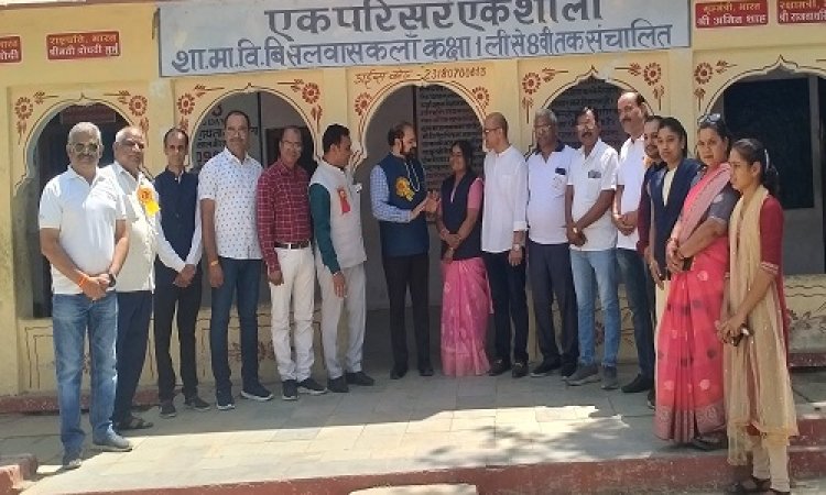 BIG NEWS : रोटरी मंडलाध्यक्ष की आधिकारिक यात्रा अवलोकन, ऑनलाइन एजुकेशन के लिए मिली अभिनव सौगात, अनीश मलिक बोले- संस्कारित शिक्षा राष्ट्र विकास का प्रमुख आधार, पढ़े खबर