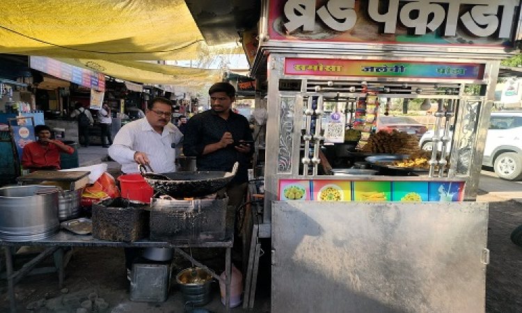 BIG NEWS : नीमच में दूकानदार हो जाएं सावधान, संस्थान के साथ अपने आप को भी रखें साफ-सुथरा, वरना हो सकती है बड़ी कार्यवाही, खाद्य विभाग की टीम अलर्ट, इनके यहां दस्तक के बाद लिए सैंपल, पढ़े खबर