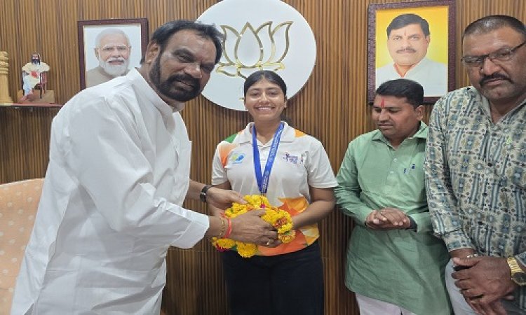WOW ! खेलो इंडिया यूथ गेम्स, नेशनल कैंप में मनासा की रीतू का चयन, विधायक मारु ने कुछ यूं किया सम्मान, और जिले की बेटी के लिए कहीं ये बड़ी बात, पढ़े खबर