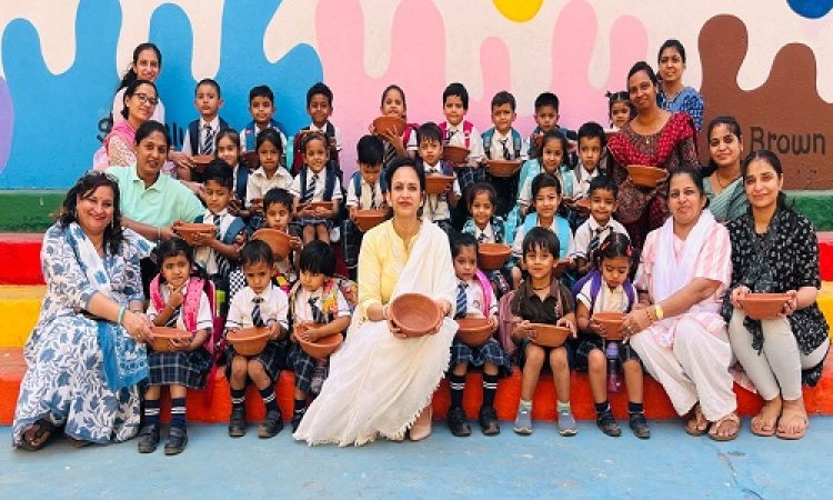 NEWS : ज्ञानोदय स्कूल ने ली बेजुबान पशु-पक्षियों की सुध, सकोरों का किया वितरण, धूप में विचरण करने वाले पंछियों को मिलेगी राहत, पढ़े खबर