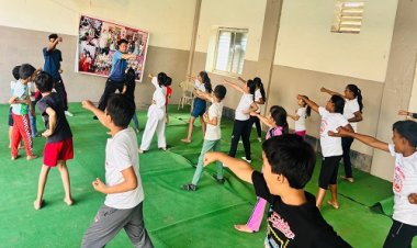 BIG NEWS : महिलाएं और बालिकाएं सिख रही आत्मरक्षा के गुर, जूड़ों-कराते में जमकर जोर आजमाइश, नीमच में यहां शिविर की शुरुवात, ये नामी कोच दें रहें प्रशिक्षण, पढ़े खबर