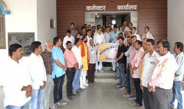 BIG NEWS : अतंरराष्ट्रीय मजदूर दिवस, मध्य प्रदेश श्रमजीवी पत्रकार संघ के बैनर तले सौंपा ज्ञापन, की 21 सुत्रीय मांग, जिलाध्यक्ष प्रदीप जैन के नेतृत्व में निकाली प्रभावी रैली, पढ़े खबर