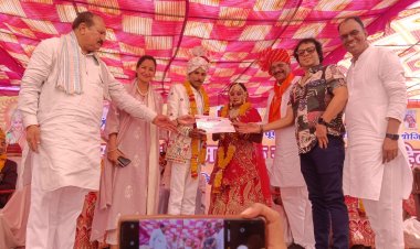 BIG NEWS : अन्नपूर्णा सेवा न्यास के तत्वावधान में दिखी सनातन सामाजिक समरसता की मिसाल, 11 जोड़ों ने सात फेरे लेकर अपनाया दांपत्य जीवन, हजारों लोग बने साक्षी, वर-वधू की बिंदोली का जगह-जगह स्वागत, पढ़े खबर