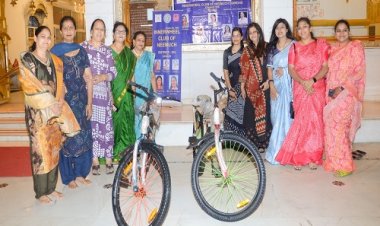 NEWS : सेवा प्रकल्प की और कदम बढ़ाता इनरव्हील क्लब, निर्धन छात्राओं को प्रदान की साइकिल, यहां हुआ विशेष कार्यक्रम का आयोजन, पढ़े खबर