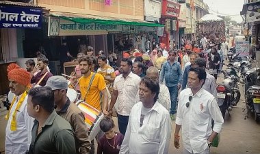 BIG NEWS : कुचबंधिया गिहारा समाज ने निकाली माता महारानी की भव्य शोभायात्रा, गर्मी के बावजूद नहीं रुके भक्तों के कदम, शनिवार को भी होंगे विभिन्न आयोजन, पढ़े खबर