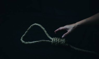 BIG NEWS : खाना खाने के बाद कमरे में सोने गया पीयूष, सुबह फंदे से लटकी मिली लाश, परिवार में मच गई चीख-पुकार, ये घटना रावणरूंडी गांव की, नीमच सिटी पुलिस जुटी जांच में, पढ़े खबर