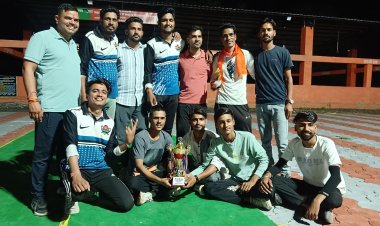 NEWS : मनासा में एनपीएल क्रिकेट लीग का आयोजन, खिलाड़ियों ने दिखाया दम-खम, इस टीम ने जीता फायनल मैच, तो ये रहीं उपविजेता, पढ़े खबर