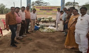 NEWS : भारत विकास परिषद के सदस्य पहुंचे ग्राम गिरदौड़ा, गौशाला में गौमाता के लिए किया विशेष आयोजन, गुड़, मिठाई और सब्जियों का प्रसाद किया अर्पित, पढ़े खबर