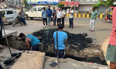 NEWS : नीमच नगर पालिका का नाला सफाई अभियान जोरो पर,आज शहर के मुख्य मार्गो पर हुआ काम,वरिष्ठ नेता करण परमाल भी पहुंचे जायजा लेने,तो सभापतियों ने भी देखा कामकाज,पढ़े ये खबर