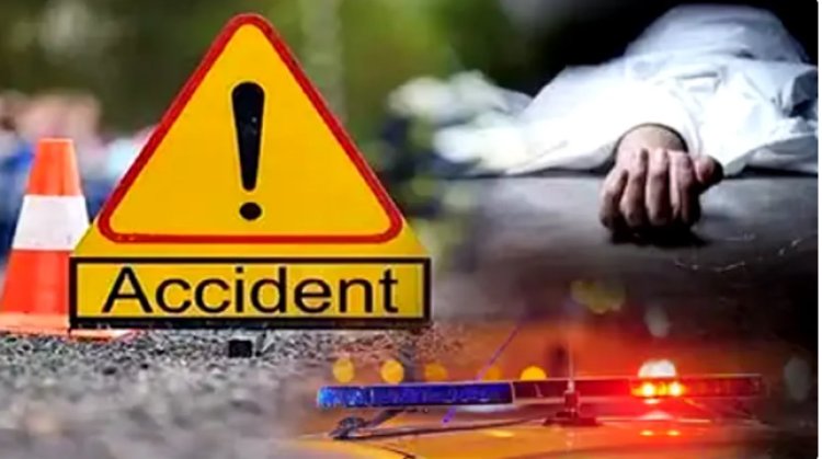 BIG NEWS : शादी की खुशियों के बीच गांव में मातम, डिवाइडर से टकराकर पलटी कार, चार की दर्दनाक मौत, तो तीन लोग गंभीर, कई मीटर खून से सनी सड़क, आखिर कहां हुआ ये भीषण हादसा, पढ़े खबर