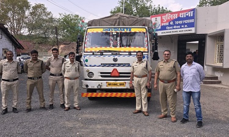 BIG NEWS : लावारिस खड़े ट्रक में नशे की बड़ी खैप, गश्त के दौरान मनासा पुलिस ने किया जप्त, अब तस्करों की तलाश शुरू, क्या है पूरा मामला...! पढ़े खबर
