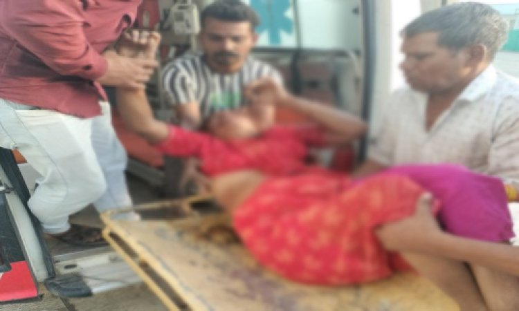 BIG NEWS : बाइक पर जाते पति-पत्नी, अचानक काल बनकर आया ये वाहन, और मारी जोरदार टक्कर, हादसे में महिला गंभीर घायल, मनासा से जिला अस्पताल किया रेफर, पुलिस जुटी जांच में, पढ़े खबर