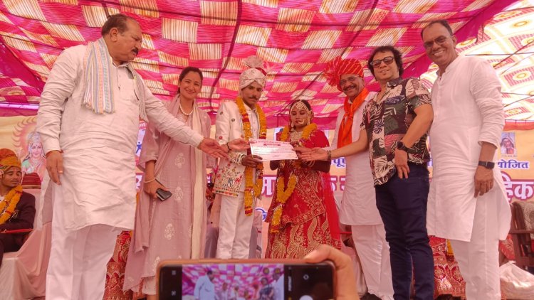 BIG NEWS : अन्नपूर्णा सेवा न्यास के तत्वावधान में दिखी सनातन सामाजिक समरसता की मिसाल, 11 जोड़ों ने सात फेरे लेकर अपनाया दांपत्य जीवन, हजारों लोग बने साक्षी, वर-वधू की बिंदोली का जगह-जगह स्वागत, पढ़े खबर