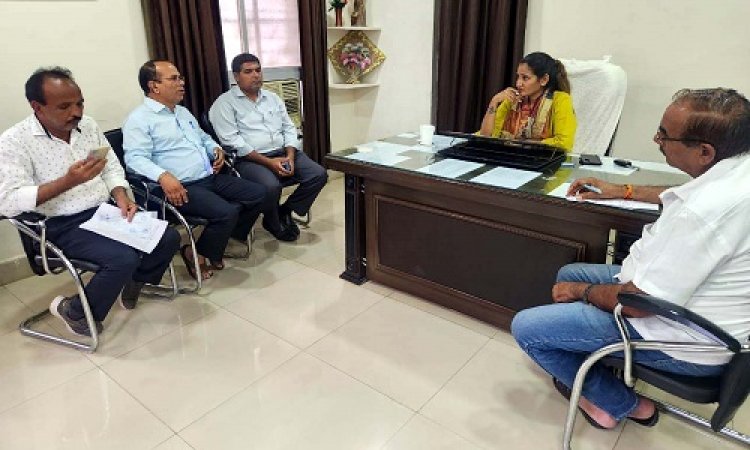BIG NEWS : अपना घर का सपना होगा साकार, हितग्राहियों को जल्द मिलेंगे प्रधानमंत्री आवास, नीमच नगर पालिका में हाईलेवल बैठक संपन्न, नपाध्यक्ष चौपड़ा ने अधिकारियों को दिए ये निर्देश, पढ़े खबर