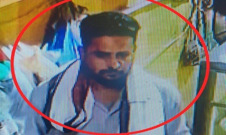 NEWS : मोबाइल निकालते समय जेब से गिरे रुपए, अज्ञात व्यक्ति लेकर हुआ फरार, पर तीसरी आंख में हो गया कैद, मनासा पुलिस जुटी जांच में, पढ़े खबर