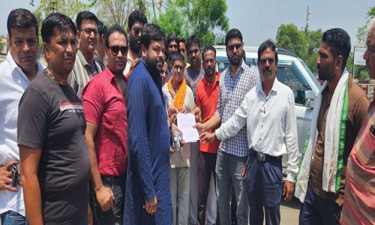 BIG NEWS : बघाना के रहवासियों ने बिजली विभाग के खिलाफ खोला मोर्चा, बीच चौराहे पर दिया धरना, और जमकर किया प्रदर्शन, फिर मांगो को लेकर इन्हें सौंपा ज्ञापन, उग्र आंदोलन की दी चेतावनी, पढ़े खबर