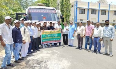 NEWS : उद्यानिकी किसानों का दल नीमच से हुआ रवाना, अब राज्‍य के बाहर करेंगे भ्रमण, जिला पंचायत अध्‍यक्ष ने वाहन को दिखाई हरी झण्‍डी, पढ़े खबर