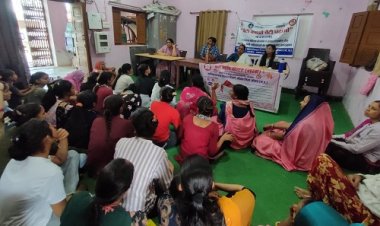 NEWS : बेटी बचाओं-बेटी पढ़ाओं योजना, अधिकारियों ने बालिकाओं से किया संवाद, शिक्षा और स्वास्थ्य सहित दी ये महत्वपूर्ण जाकारियां, नीमच जिले में यहां हुआ खास कार्यक्रम, पढ़े खबर