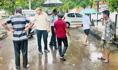 BIG NEWS : नीमच में मूसलाधार बारिश, और यहां हुआ जलभराव, फिर हरकत में आई नगर पालिका, कर्मचारियों ने तत्काल लिया बड़ा एक्शन, शहर में किया ये काम, पढ़े खबर