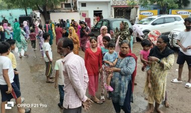 BIG NEWS : नीमच में मासूम बच्ची का अपहरण करने की कोशिश, रहवासियों ने दिखाई फुर्ती, और दबौच लिया बदमाश को, फिर किया कैंट पुलिस के सुपूर्द, आखिर कौन था ये किडनैपर...! पढ़े पूरी खबर