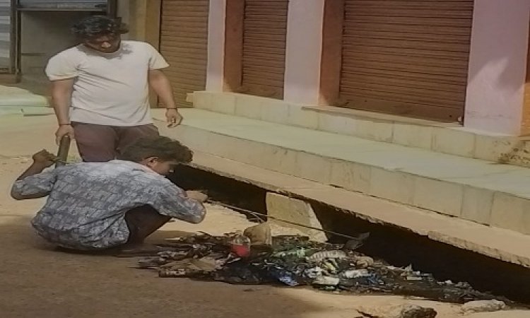NEWS : चीताखेड़ा गांव में मानसून से पहले नालियों की साफ-सफाई, अलर्ट मोड पर ग्राम पंचायत, क्या बोली सरपंच साहिबा, पढ़े खबर