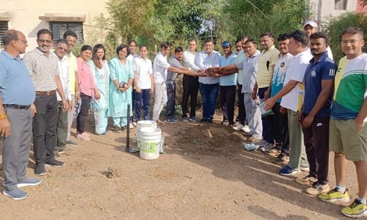 NEWS : विश्व पर्यावरण दिवस, NSSG ग्रुप ने यहां लगाएं नीम के पौधे, एएसपी सिसोदिया बोले- बढ़ते तापमान में गिरावट के लिये पेड़ लगाना जरूरी, पढ़े खबर