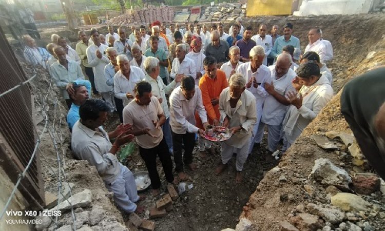 NEWS : ग्राम देवरी-खवासा में भव्य रूप लेगा देवनारायण मंदिर, नव निर्माण का हुआ शुभारंभ, नींव पूजन के साथ 9 लाख की सहयोग राशि एकत्रित, पढ़े खबर
