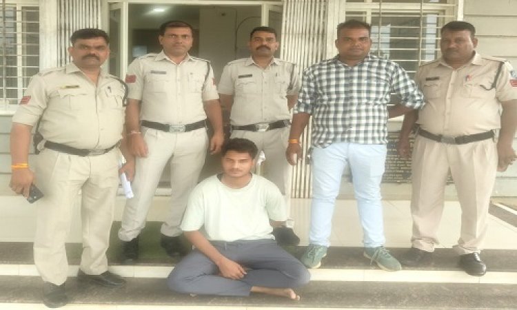 NEWS : सालों से खाकी को दें रहा चकमा, अब धराया पांच हजार का इनामी आरोपी, बघाना पुलिस ने इस गांव में दबिश देकर किया गिरफ्तार, मामला एनडीपीएस एक्ट से जुड़ा, पढ़े खबर