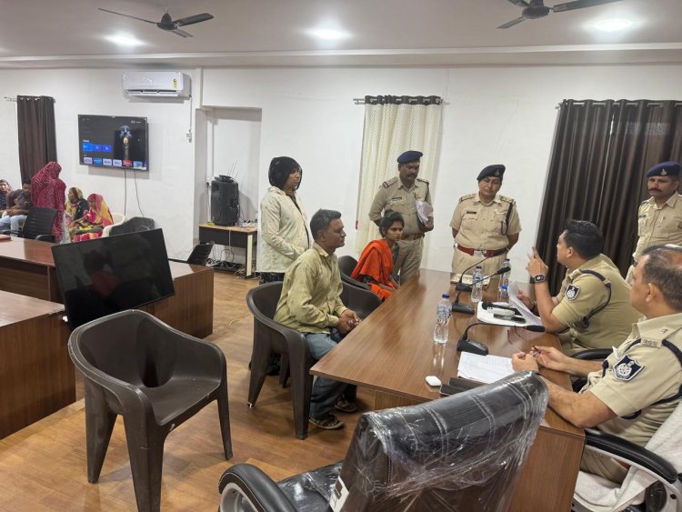 BIG NEWS : पुलिस कंट्रोल रूम में जन सुनवाई एवं सीएम हेल्पलाईन शिविर संपन्न, एसपी अंकित जायसवाल ने सुनी आमजन की समस्या, फिर पुलिस अधिकारियों को दिए निराकरण के निर्देश, पढ़े खबर
