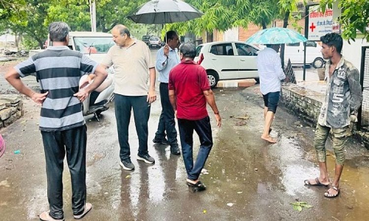 BIG NEWS : नीमच में मूसलाधार बारिश, और यहां हुआ जलभराव, फिर हरकत में आई नगर पालिका, कर्मचारियों ने तत्काल लिया बड़ा एक्शन, शहर में किया ये काम, पढ़े खबर