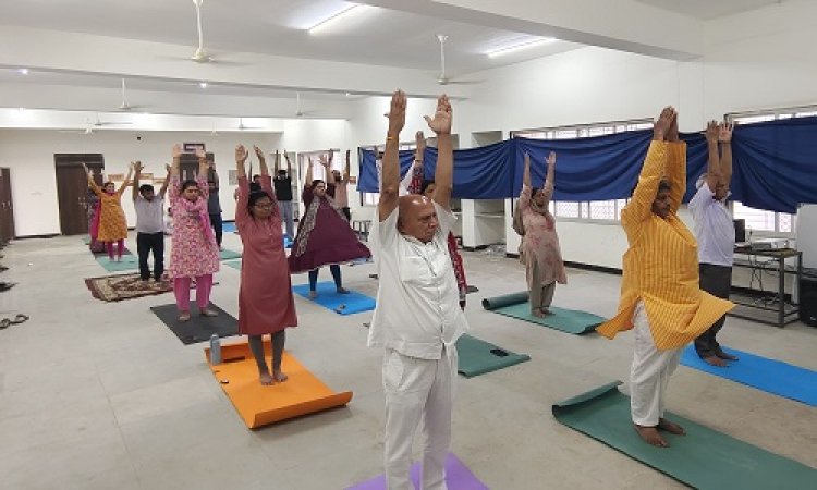 NEWS : विश्व योग दिवस, जीरन कॉलेज में इन्होंने किया योगाभ्यास, पीएम मोदी और मुख्यमंत्री के उद्भोदन को देखा व सुना, पढ़े खबर
