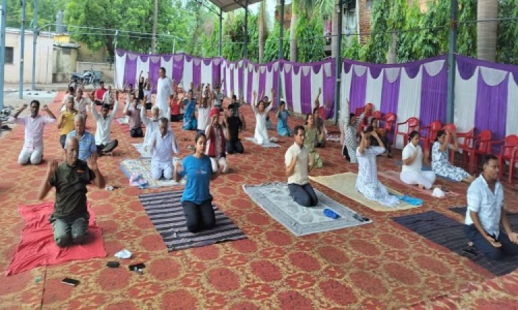 NEWS : 11वां अंतर्राष्ट्रीय योग दिवस, स्वस्थ जीवन की और आरोग्य भारती का बड़ा कदम, विभिन्न स्थानों पर कई कार्यक्रम संपन्न, सैकड़ों लोगों ने किया योगाभ्यास, पढ़े खबर