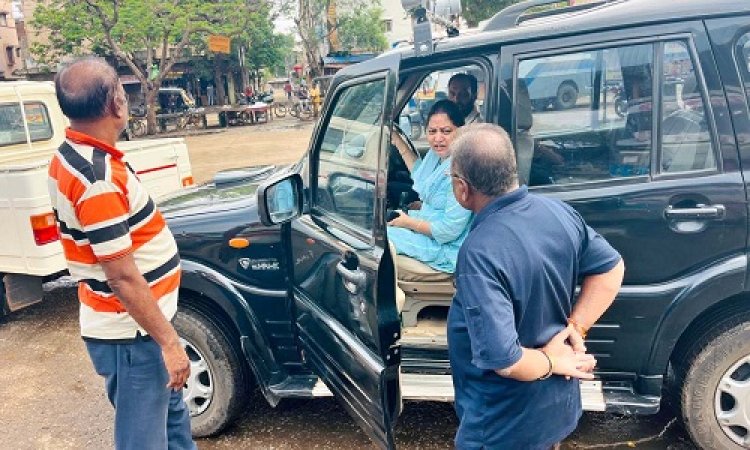 NEWS : सफाईकर्मी पहनेंगे ड्रेसकोड, गले में होगी आईडी भी, यहां दिखी गंदगी, तो दरोगा को लगाई फटकार, अब व्यवस्थाओं को दुरुस्त करने की दिखा में बढ़े कदम, एक्शन मोड में CMO दुर्गा बामनिया, नीमच के इन क्षेत्रों का निरिक्षण, अधिकारियों को दिए ये निर्देश, पढ़े खबर