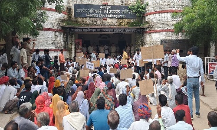 BIG NEWS : मांगरोल के प्रेमचंद की संदिग्ध परिस्तिथियों में मौत, निम्बाहेड़ा में समाजजन उतरे सड़कों पर, उपखंड कार्यालय में दिया धरना, मुख्यमंत्री के नाम सौंपा ज्ञापन, पूर्व मंत्री आंजना भी हुए शामिल, पढ़े खबर