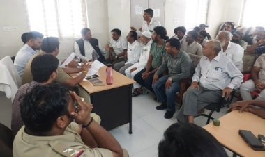 NEWS : आगामी त्यौहारों को लेकर पिपलियामंडी पुलिस चौकी में शांति समिति की बैठक संपन्न, अधिकारियों ने दिए ये निर्देश, पढ़े खबर