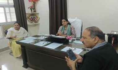 BIG NEWS : अब पॉलिथीन मुक्त होगी नीमच की सब्जी मंडी, सफाई व्यवस्था को सुद्रण बनाने के प्रयास, नपाध्यक्ष और सीएमओ ने ली सफाई अमले की बैठक, चर्चा के बाद दिए आवश्यक निर्देश, पढ़े खबर