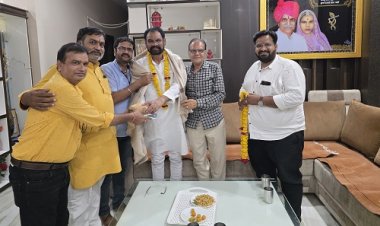 BIG NEWS : सराफा व्यापारी के यहां हुई चोरी, पुलिस ने किया 20 घंटों में खुलासा, अब व्यापारी संगठन ने किया विधायक मारू का सम्मान, कुछ यूं दिया धन्यवाद, पढ़े खबर