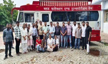 NEWS : इस क्लब का 12 वां स्थापना दिवस, तो मनासा में किया विशाल रक्तदान शिविर का आयोजन, युवाओं ने बढ़-चढ़कर लिया हिस्सा, तो जिला अस्पताल का भी कुछ यूं मिला सहयोग, पढ़े खबर