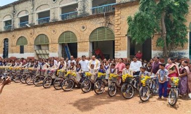 NEWS : शासकीय स्कूल के विद्यार्थियों की राह हुई आसान, निःशुल्क साइकिल का किया वितरण, कार्यक्रम में विधायक और नपाध्‍यक्ष हुए शामिल, पढ़े खबर